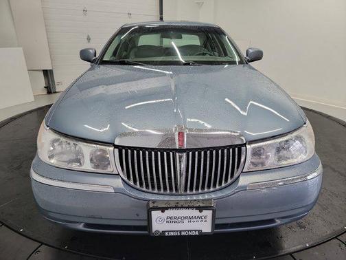2000 Lincoln Town Car Executive