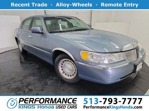 2000 Lincoln Town Car Executive