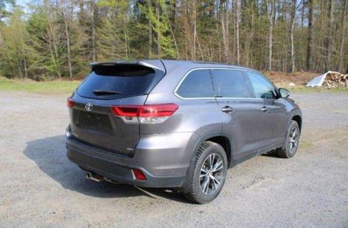 Predawn Gray Mica 2019 Toyota Highlander LE
