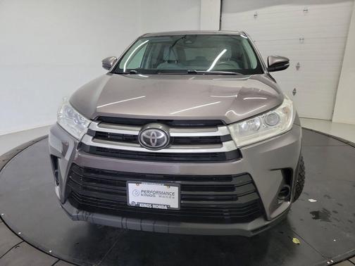 Predawn Gray Mica 2019 Toyota Highlander LE