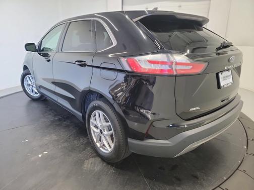 Black Metallic 2023 Ford Edge SEL