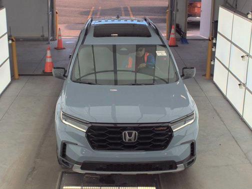 Sonic Gray Pearl 2023 Honda Pilot AWD TrailSport