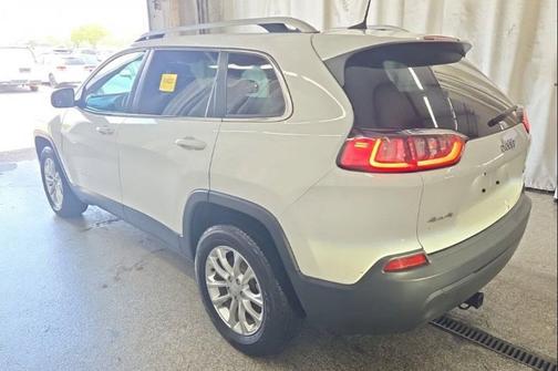 Bright White Clearcoat 2019 Jeep Cherokee Latitude