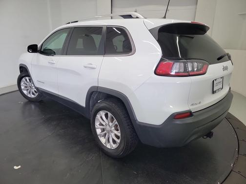 Bright White Clearcoat 2019 Jeep Cherokee Latitude