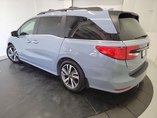 Obsidian Blue Pearl 2024 Honda Odyssey Touring