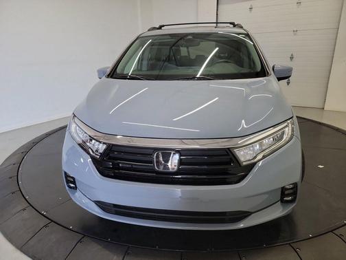 Obsidian Blue Pearl 2024 Honda Odyssey Touring