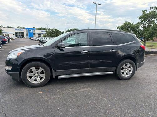 Black Granite Metallic 2012 Chevrolet Traverse LT