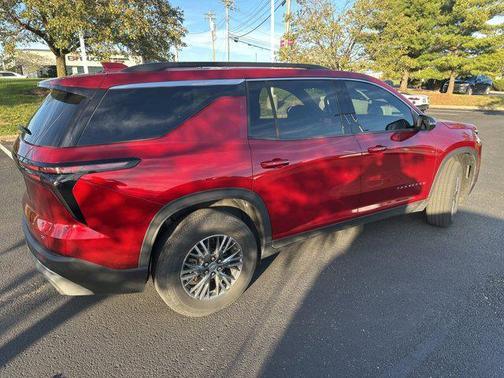 2024 Chevrolet Traverse LT