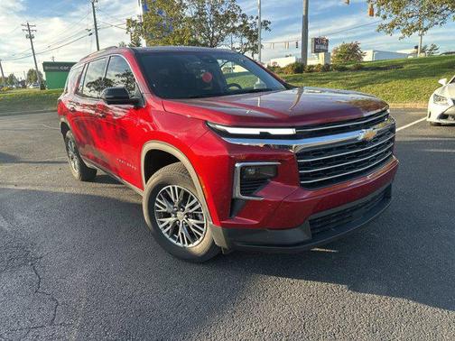 2024 Chevrolet Traverse LT