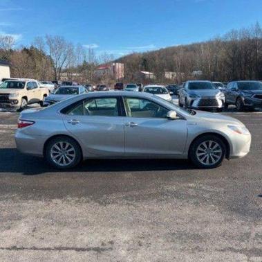 2017 Toyota Camry Hybrid LE