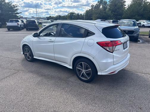 Platinum White Pearl 2019 Honda HR-V Touring