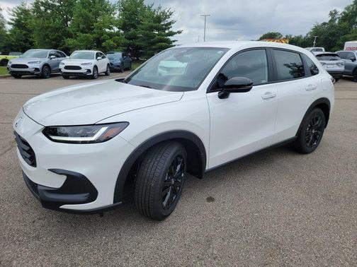 Platinum White Pearl 2026 Honda HR-V AWD Sport