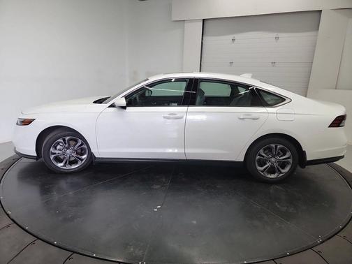 Platinum White Pearl 2023 Honda Accord EX