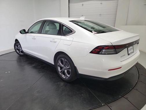 Platinum White Pearl 2023 Honda Accord EX
