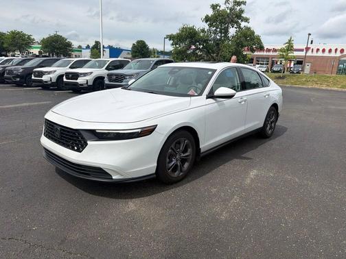 Platinum White Pearl 2023 Honda Accord EX