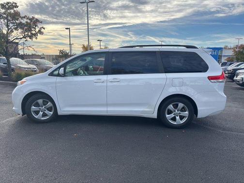 2014 Toyota Sienna LE