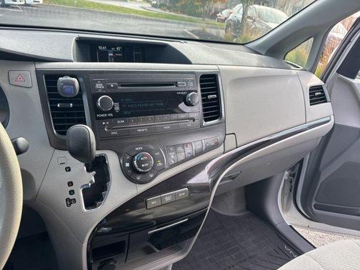 2014 Toyota Sienna LE