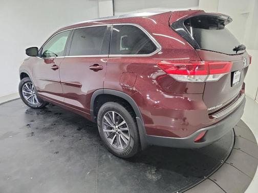 Ooh La La Rouge Mica 2018 Toyota Highlander SE