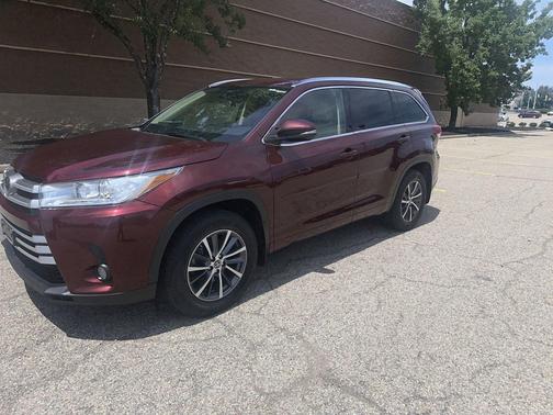 Ooh La La Rouge Mica 2018 Toyota Highlander SE
