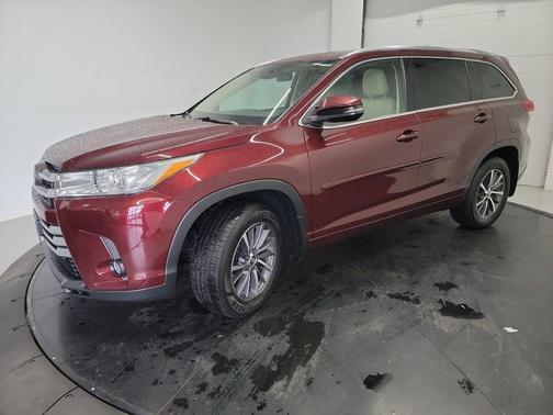 Ooh La La Rouge Mica 2018 Toyota Highlander SE