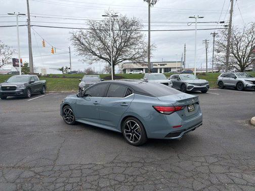 Atlantic Gray Metallic/Super Black 2025 Nissan Sentra SR