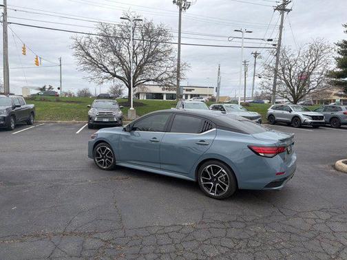Atlantic Gray Metallic/Super Black 2025 Nissan Sentra SR