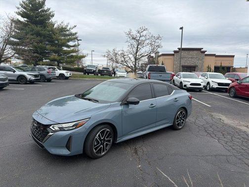 Atlantic Gray Metallic/Super Black 2025 Nissan Sentra SR