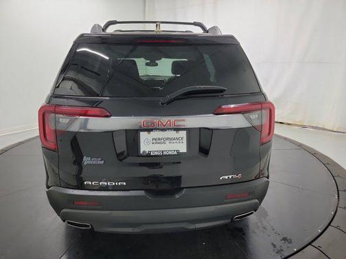2022 GMC Acadia AWD AT4