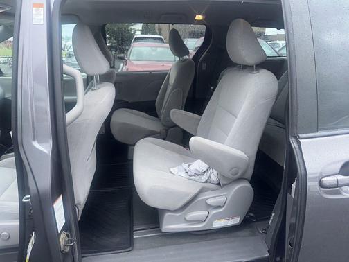 Predawn Gray Mica 2020 Toyota Sienna LE