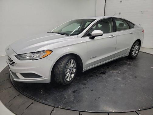 Ingot Silver 2017 Ford Fusion Hybrid SE