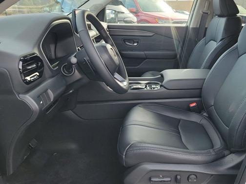 Platinum White Pearl 2026 Honda Pilot Touring 8-Passenger
