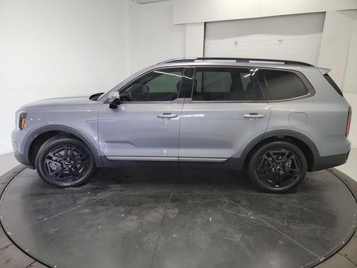Everlasting Silver 2023 Kia Telluride SX X-Line
