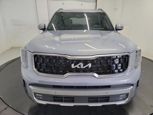 Everlasting Silver 2023 Kia Telluride SX X-Line