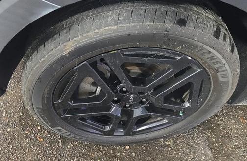 Everlasting Silver 2023 Kia Telluride SX X-Line