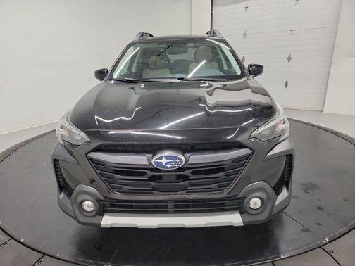 Crystal Black Silica 2023 Subaru Outback Limited