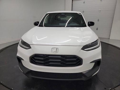 Platinum White Pearl 2024 Honda HR-V AWD Sport