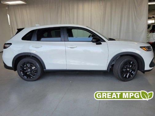 Platinum White Pearl 2024 Honda HR-V AWD Sport