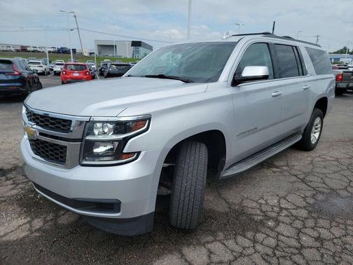 Silver Ice Metallic 2015 Chevrolet Suburban 1500 LT