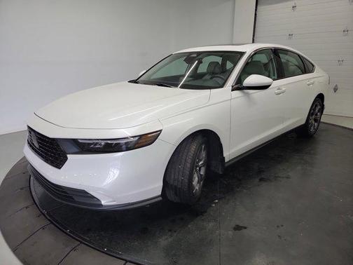 Platinum White 2023 Honda Accord EX