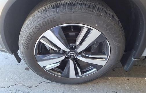 Boulder Gray Pearl 2022 Nissan Rogue Platinum