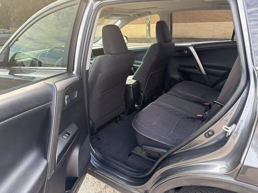 Magnetic Gray Metallic 2016 Toyota RAV4 XLE