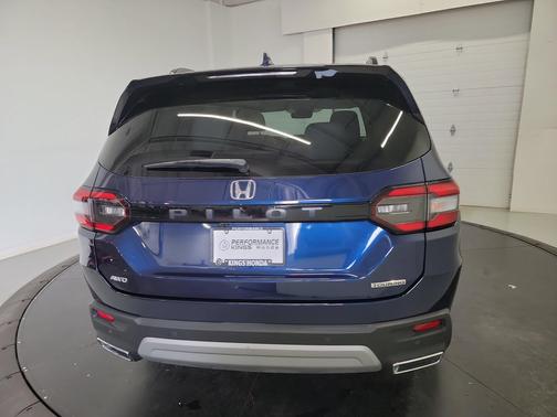 Obsidian Blue Pearl 2023 Honda Pilot Touring 8-Passenger