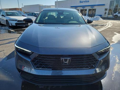 Meteorite Gray Metallic 2026 Honda Accord SE