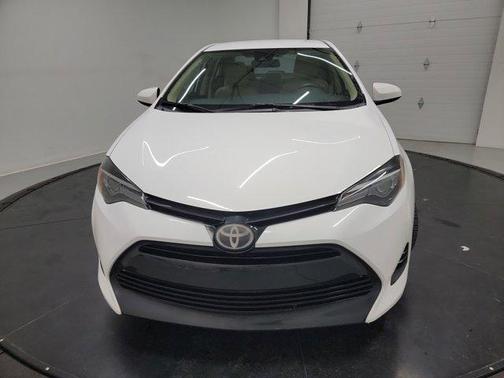 Super White 2018 Toyota Corolla LE