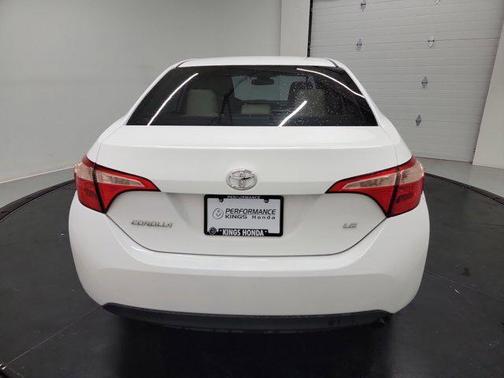Super White 2018 Toyota Corolla LE