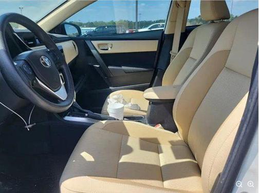 Super White 2018 Toyota Corolla LE