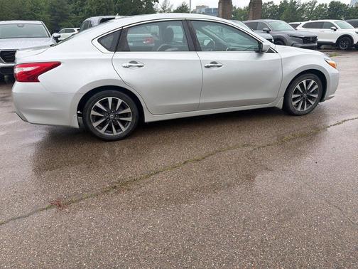 Brilliant Silver 2017 Nissan Altima 2.5 SV