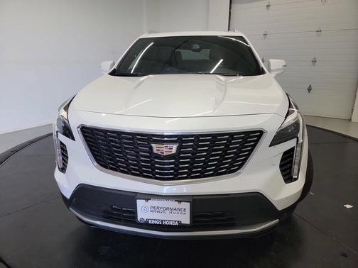 Crystal White Tricoat 2023 Cadillac XT4 Premium Luxury