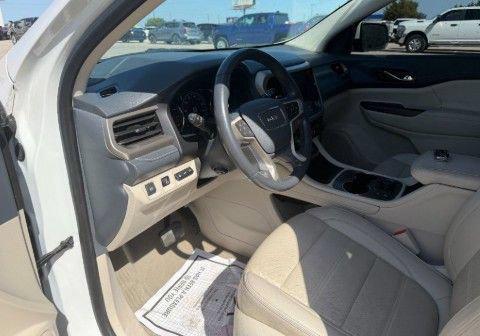 White Frost Tricoat 2022 GMC Acadia Denali