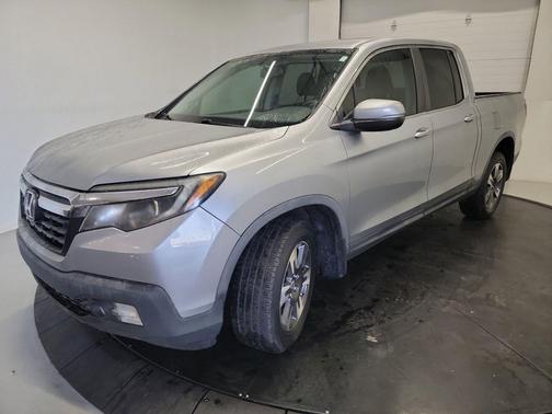 Lunar Silver Metallic 2017 Honda Ridgeline RTL